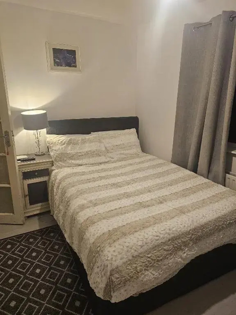 private room to rent