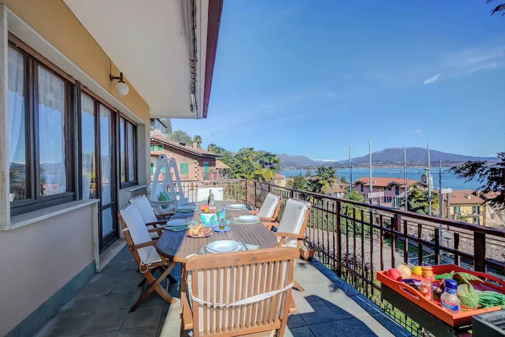 Blooming Villa Cos Lake View