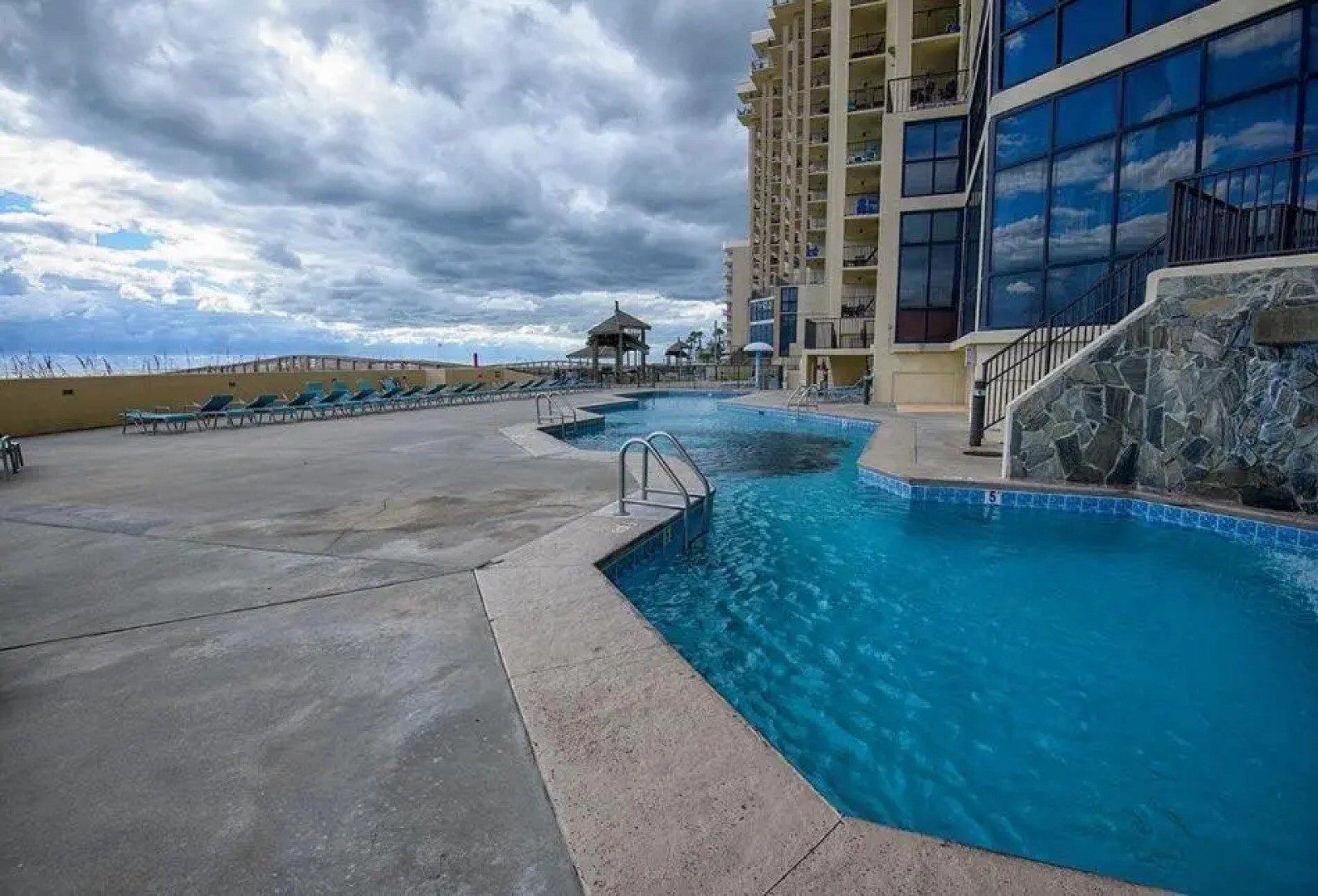 Phoenix II 2045 by RedAwning