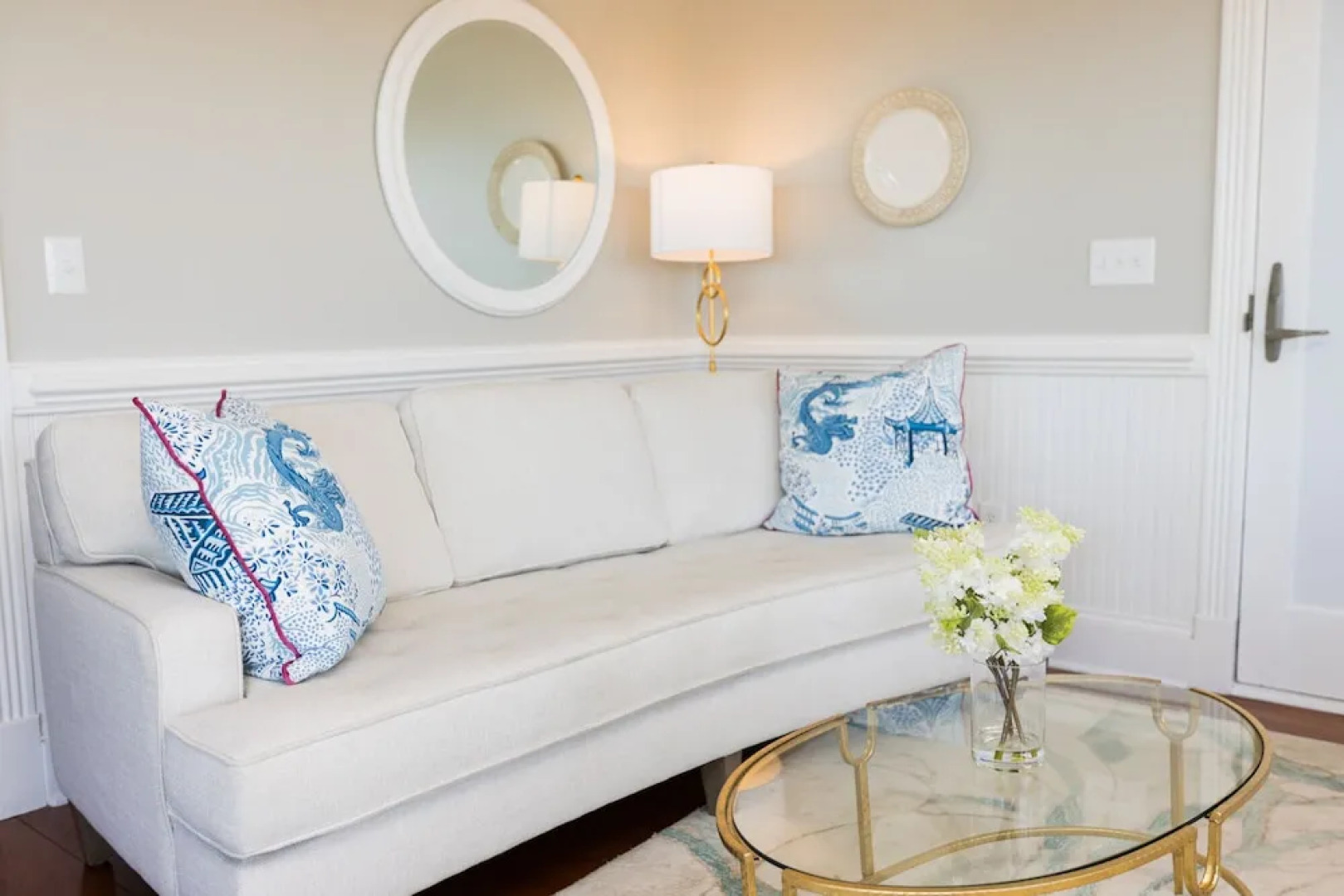 The Burrus House Inn Waterfront Suites