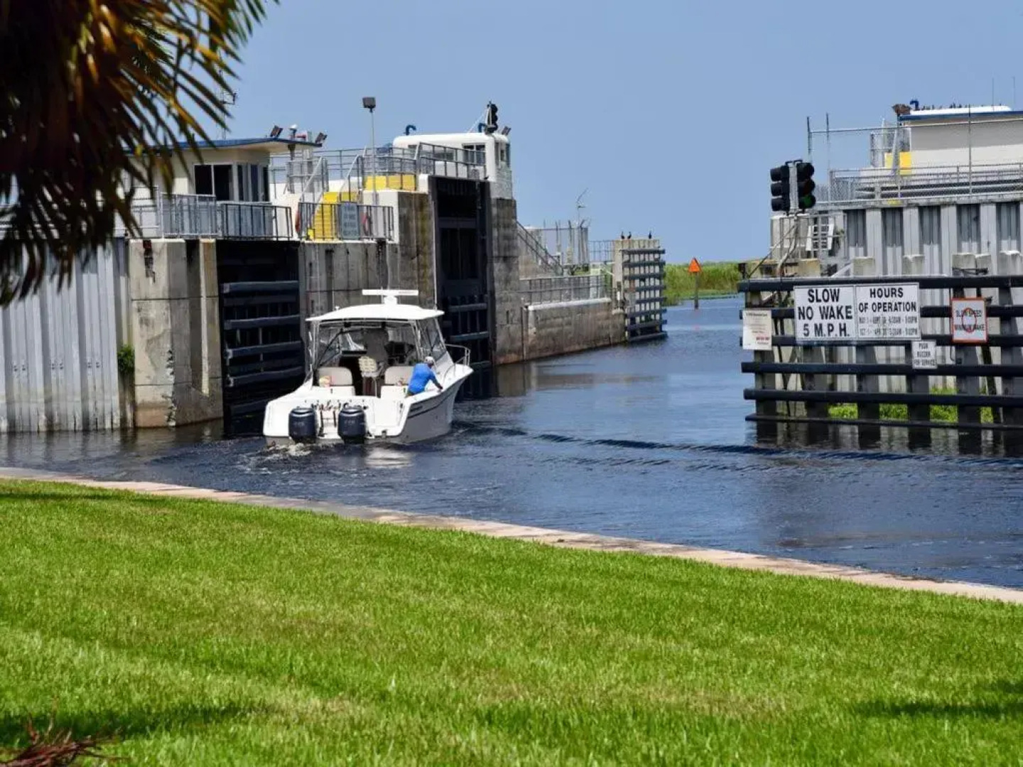 Bass & Sun Condominium 2/2 Bedroom