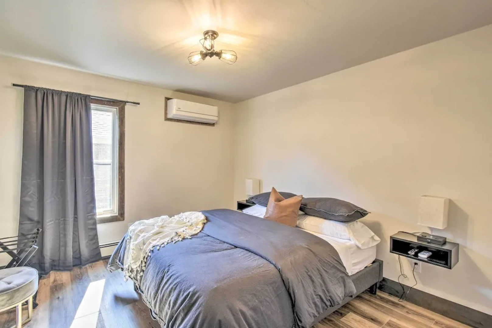 Elkhart Lake Townhome, Mins to Road America!