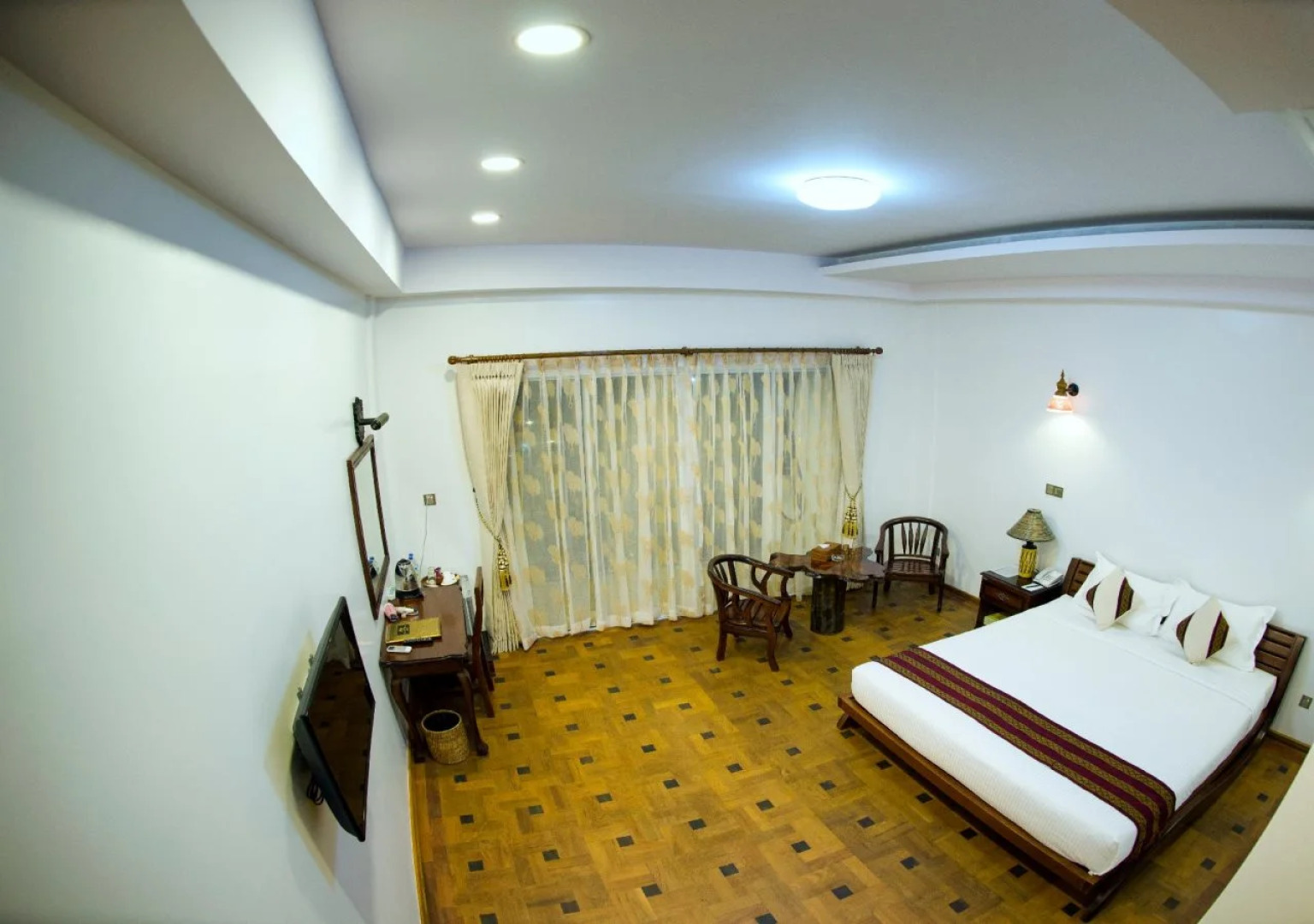 Yadanarpon Dynasty Hotel