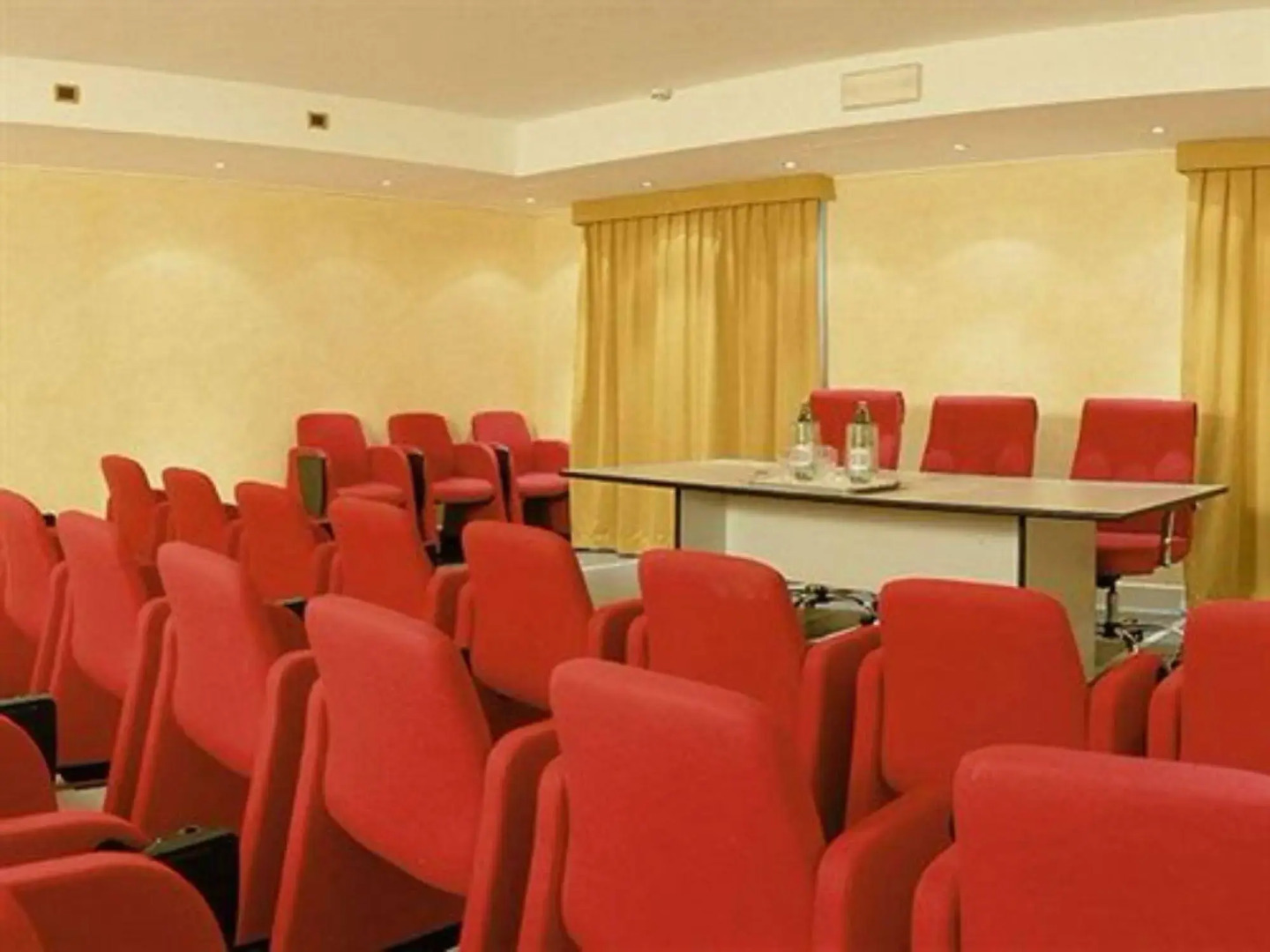 Vip's Motel Luxury Accommodation & Spa