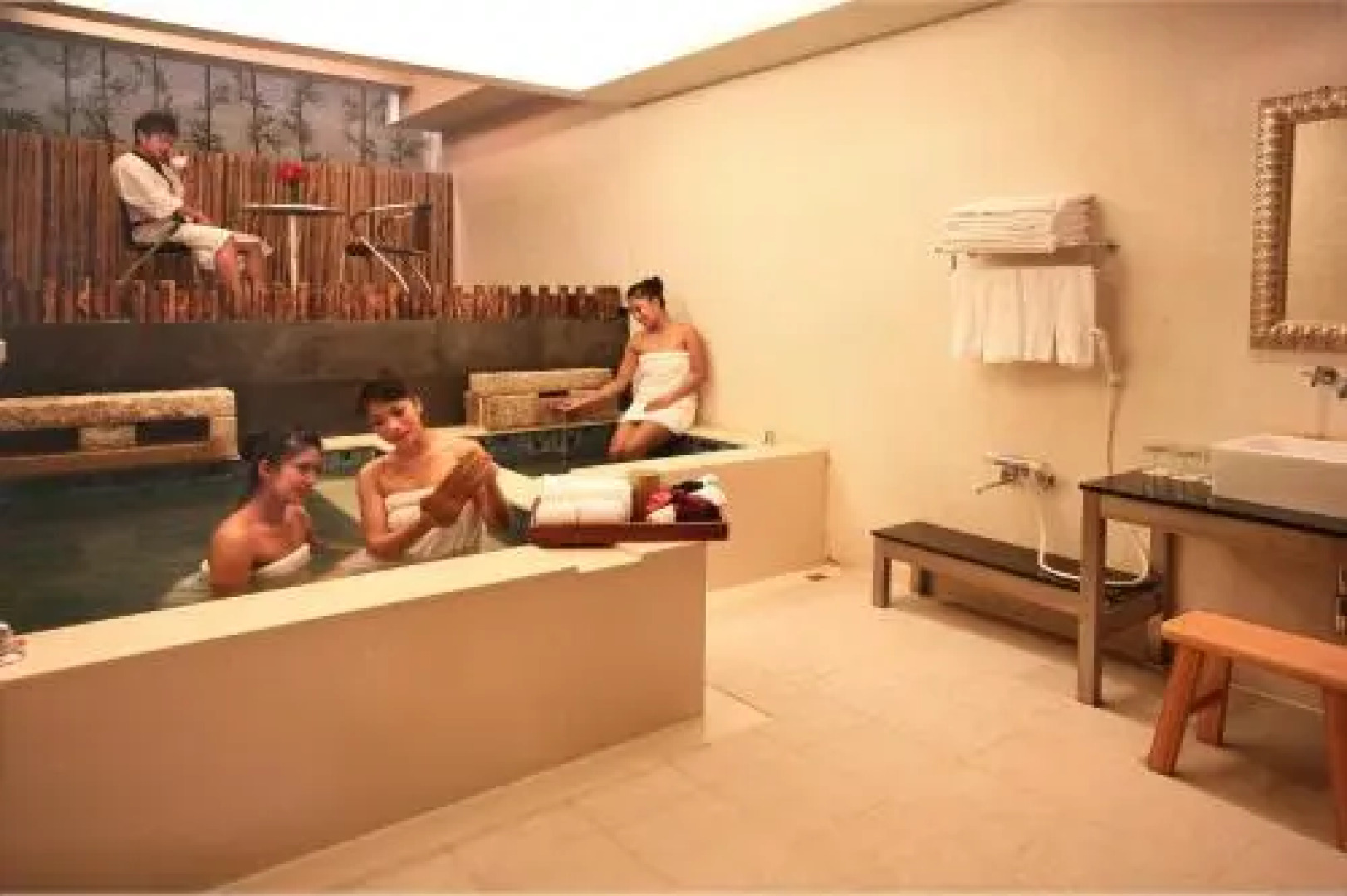 Naluwan Spring Resort Hotel