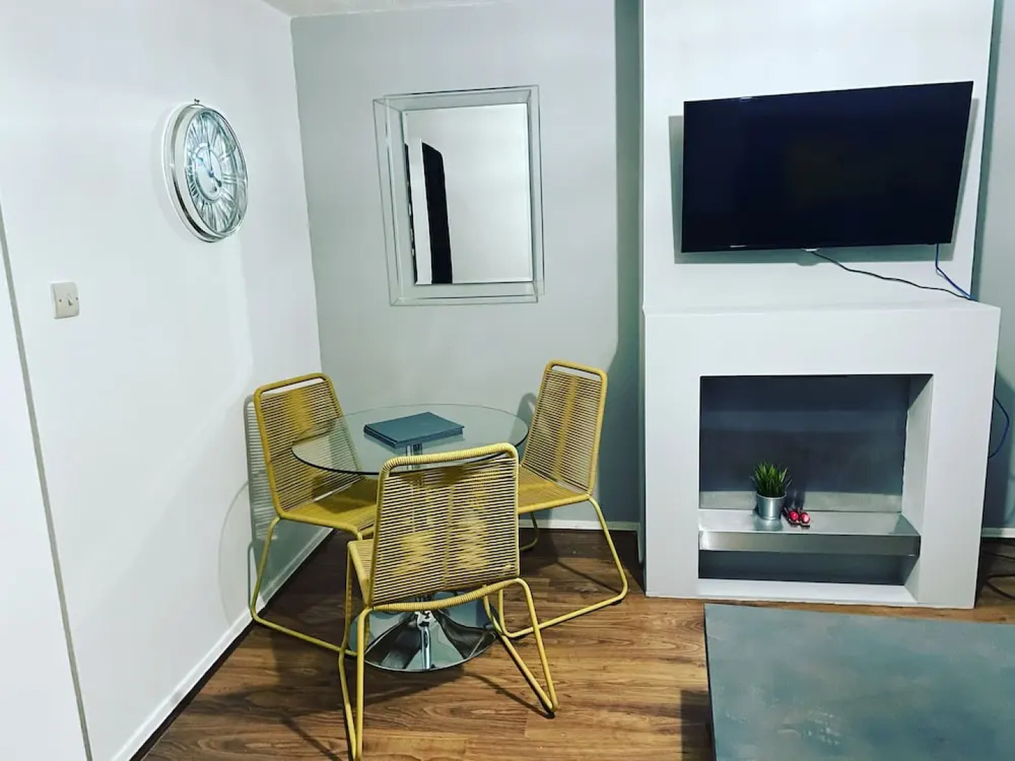 Tividale Mews B69 2 Bed Flat With Garden Parking