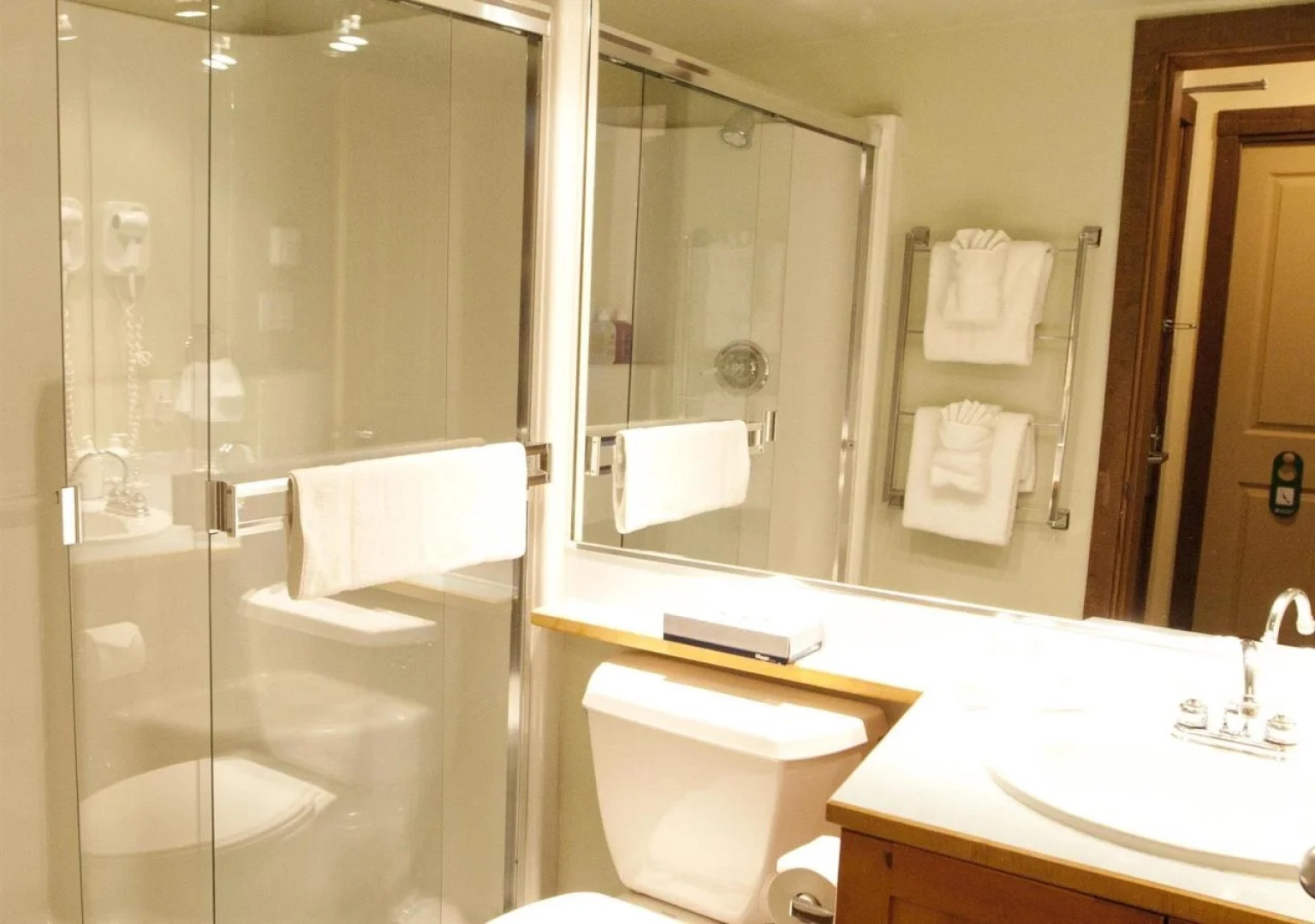 Blackcomb Springs Suites by CLIQUE