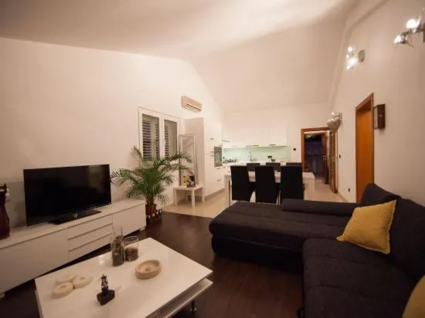 Accommodation Triton