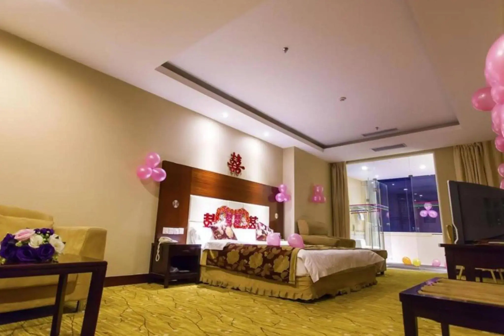 Enjoying International Hotel