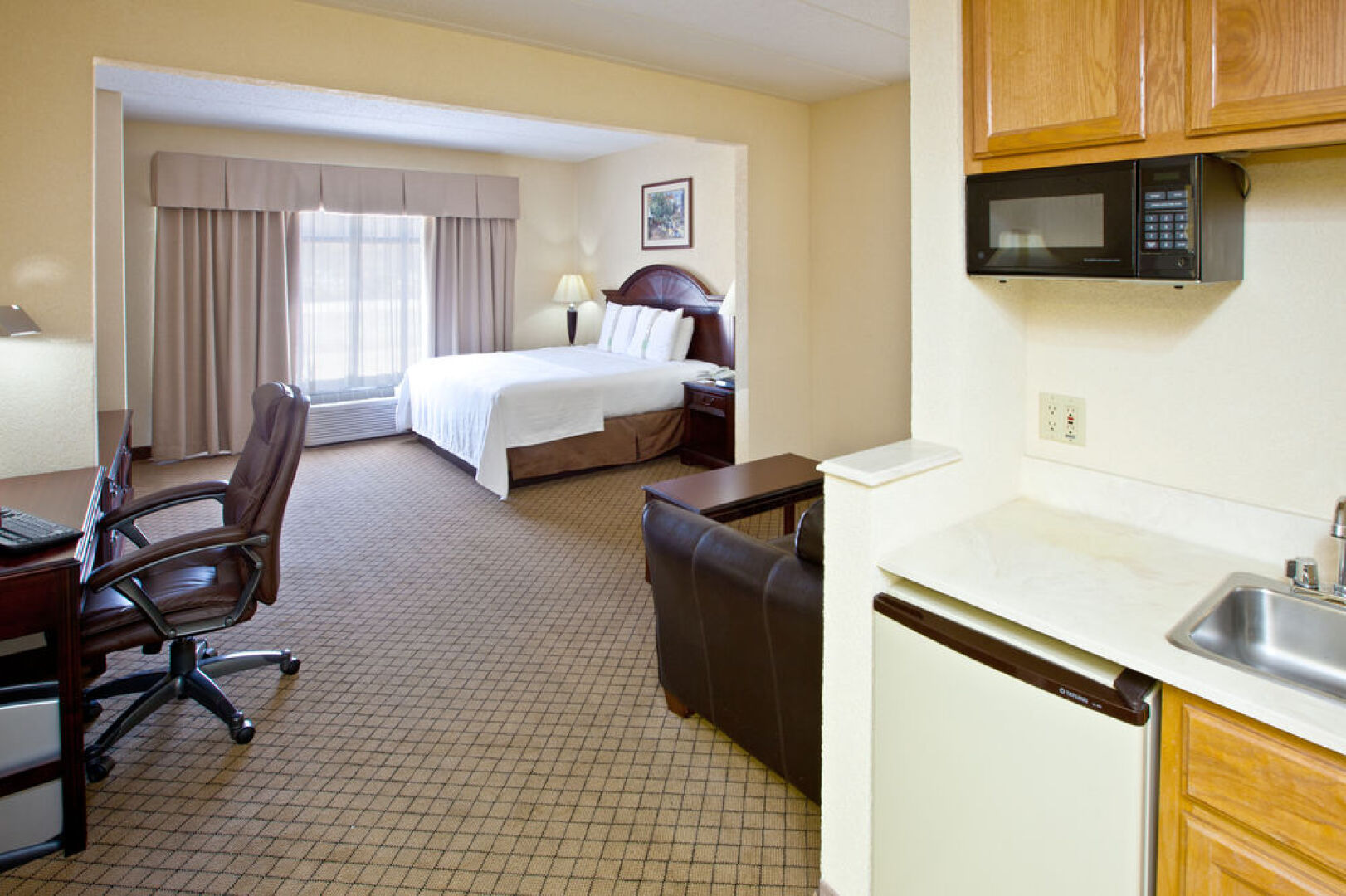 Holiday Inn Hotel & Suites Huntington-Civic Arena