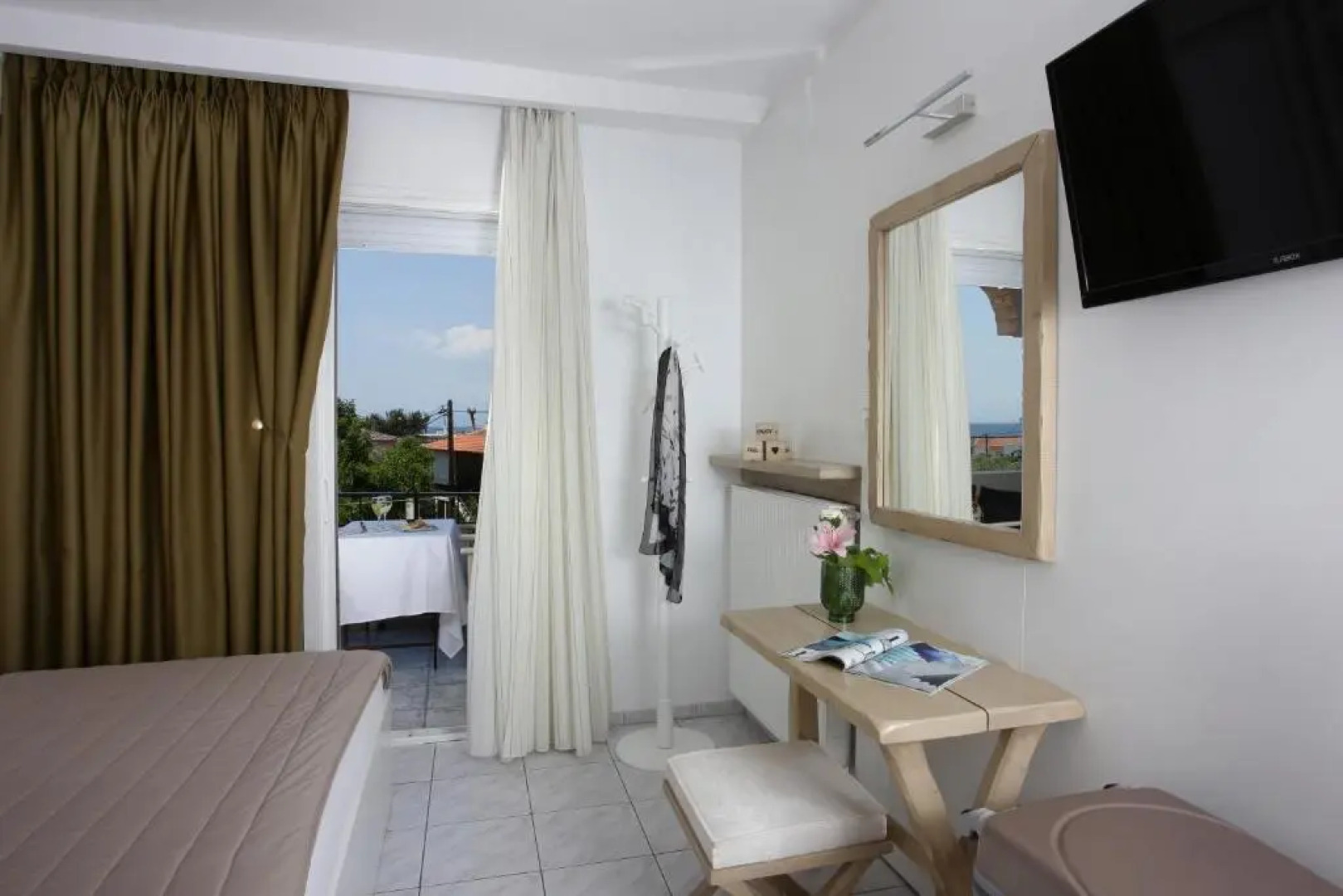 Studios Anny Elegant Studios