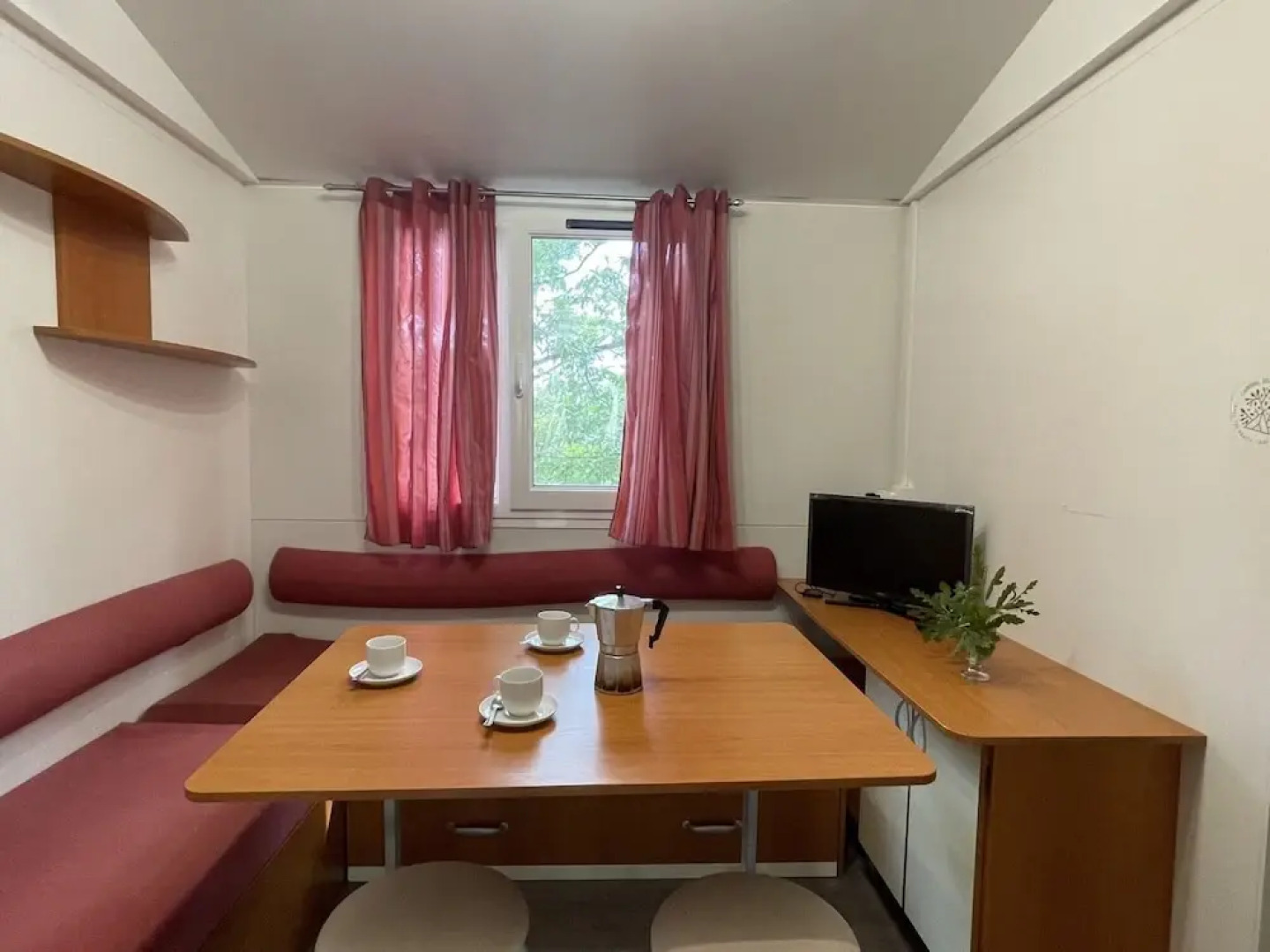 Cosy Mobile Home in Toscana With Shared Pool