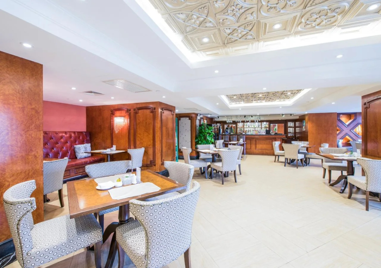 Paramount Gallery Hotel