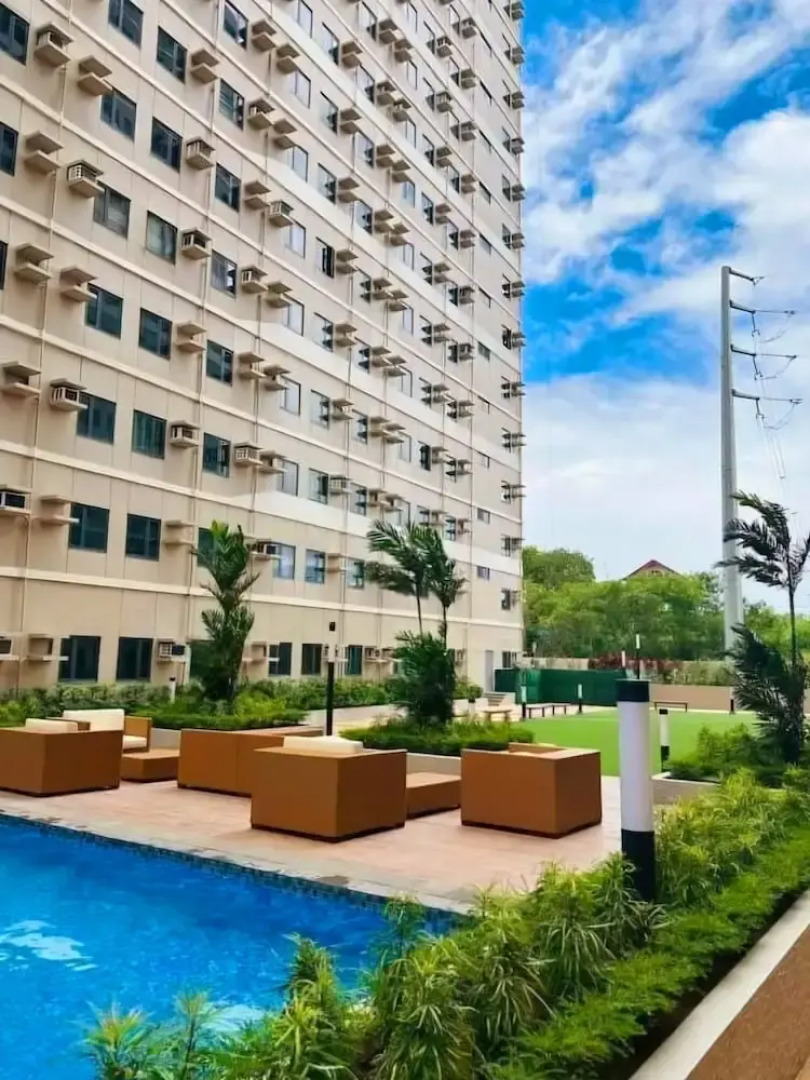 Acellyne's Suites at Green 2 Residences