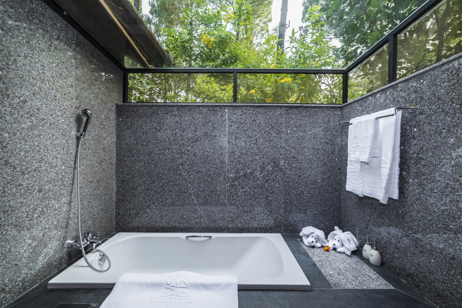 Отель Sankofa Village Hill Resort and Spa