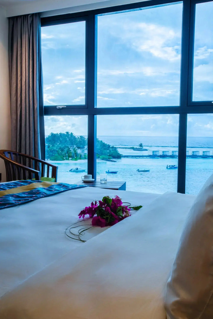 Отель Beach Hotel Guraidhoo