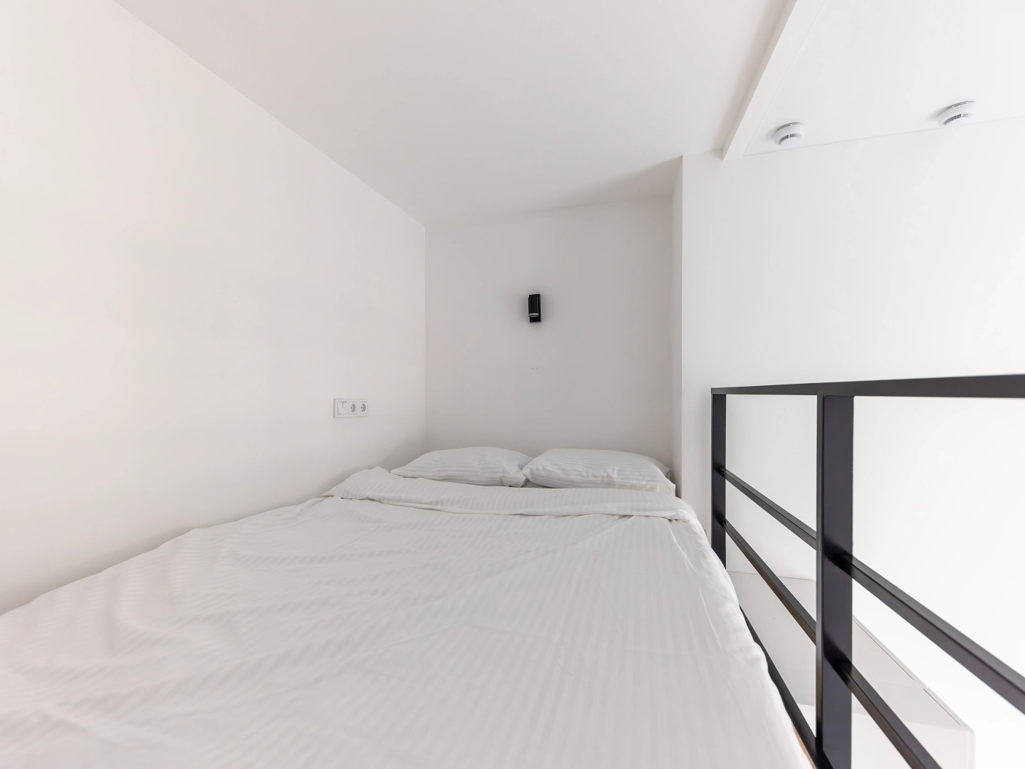 Квартира Уютная студия в центре с окнами в тихий двор