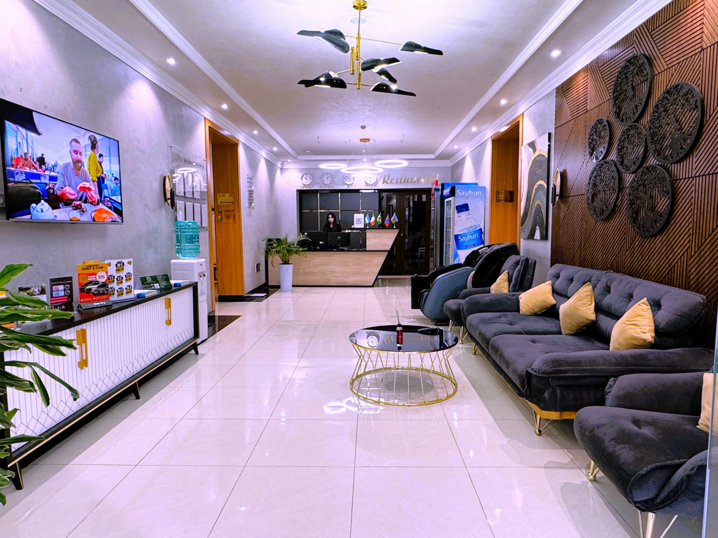 Отель The Moon Hotel