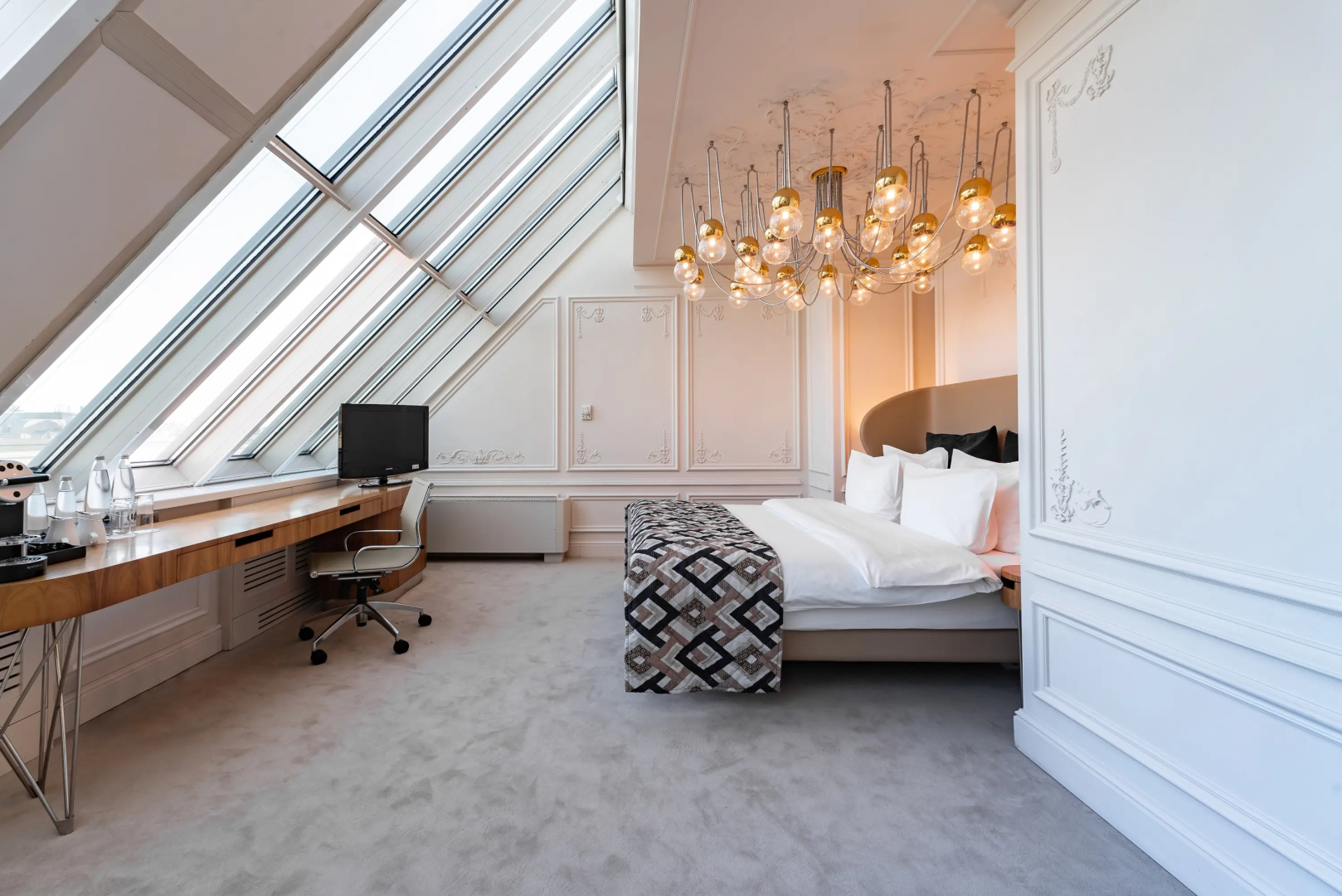 Crown Hotel St. Petersburg