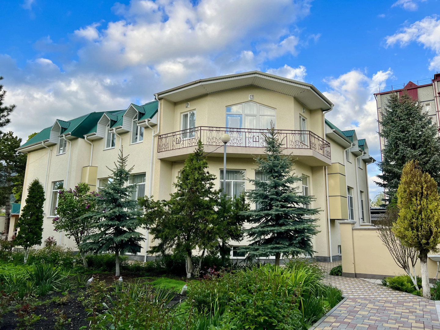 Отель Mountains