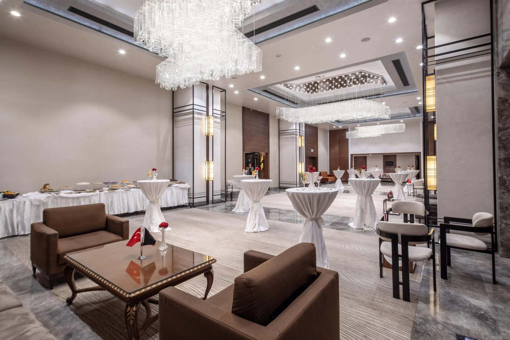 Royal Stay Palace Hotel
