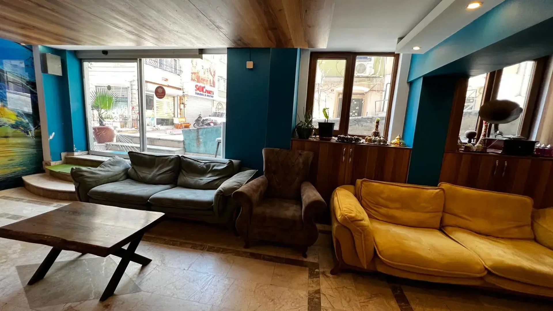 Отель Moon Blue