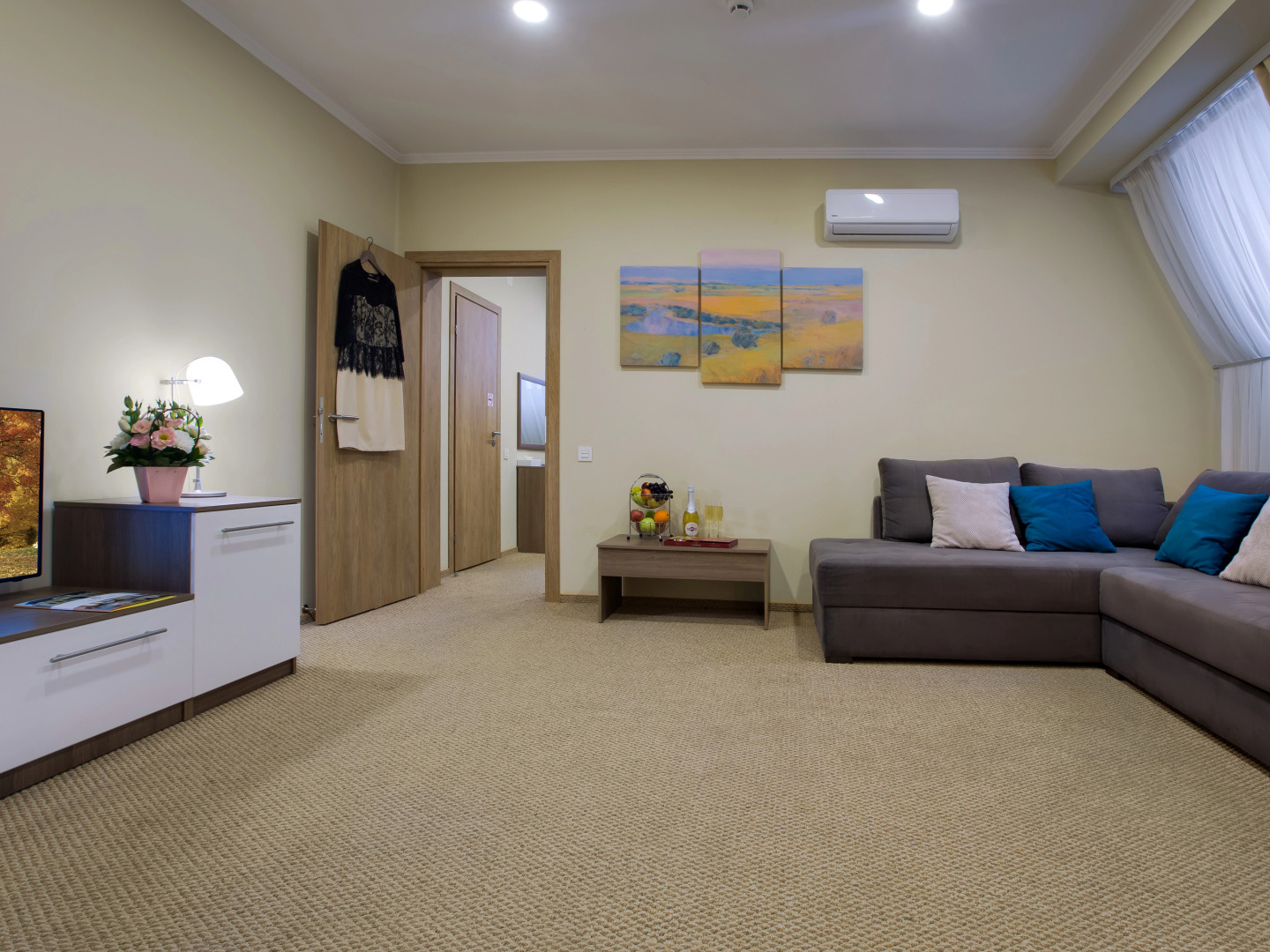 Отель Платов