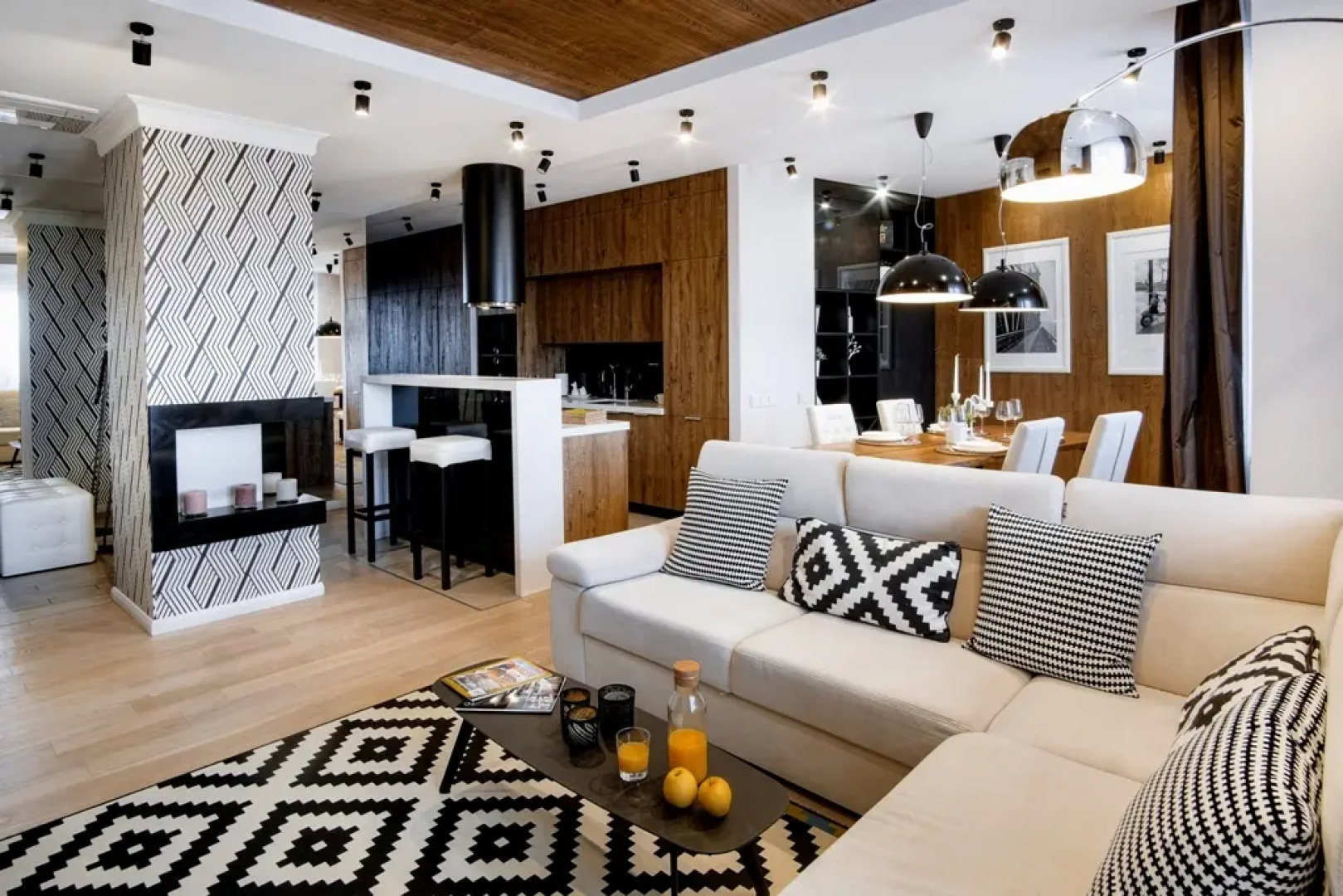 ЕвроУют Эксклюзивные дизайнерские апартаменты