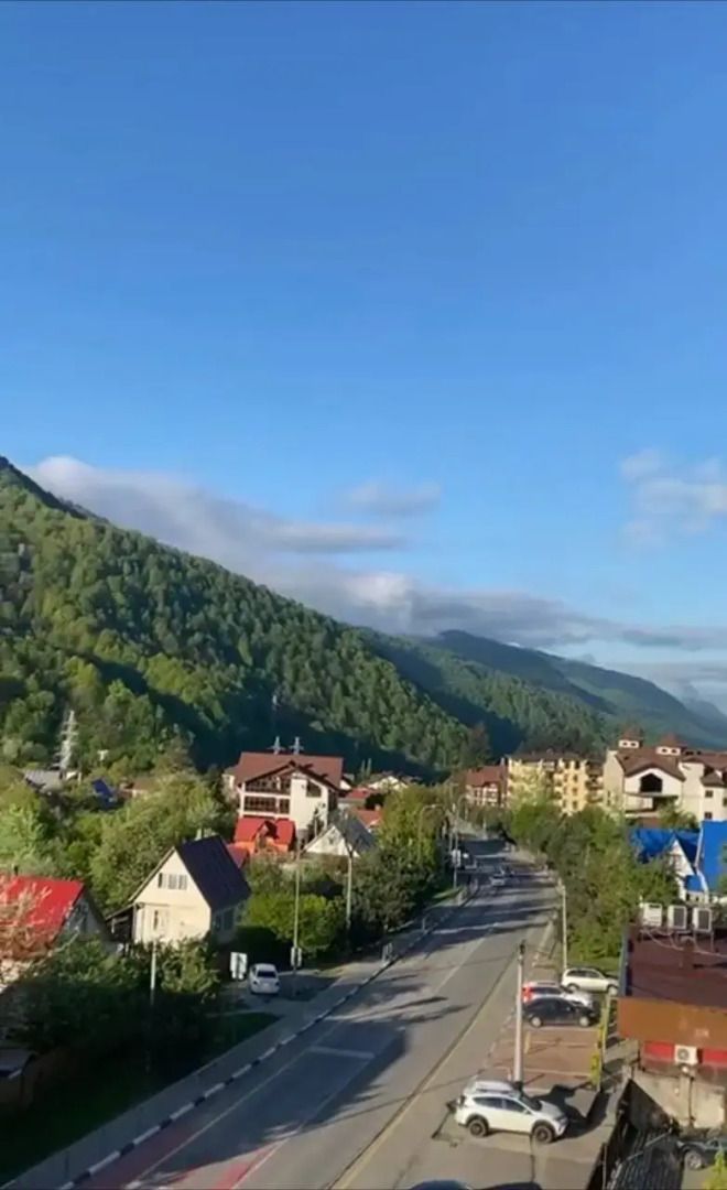 Апартаменты с Балконом у Подножия Хребта Аибга