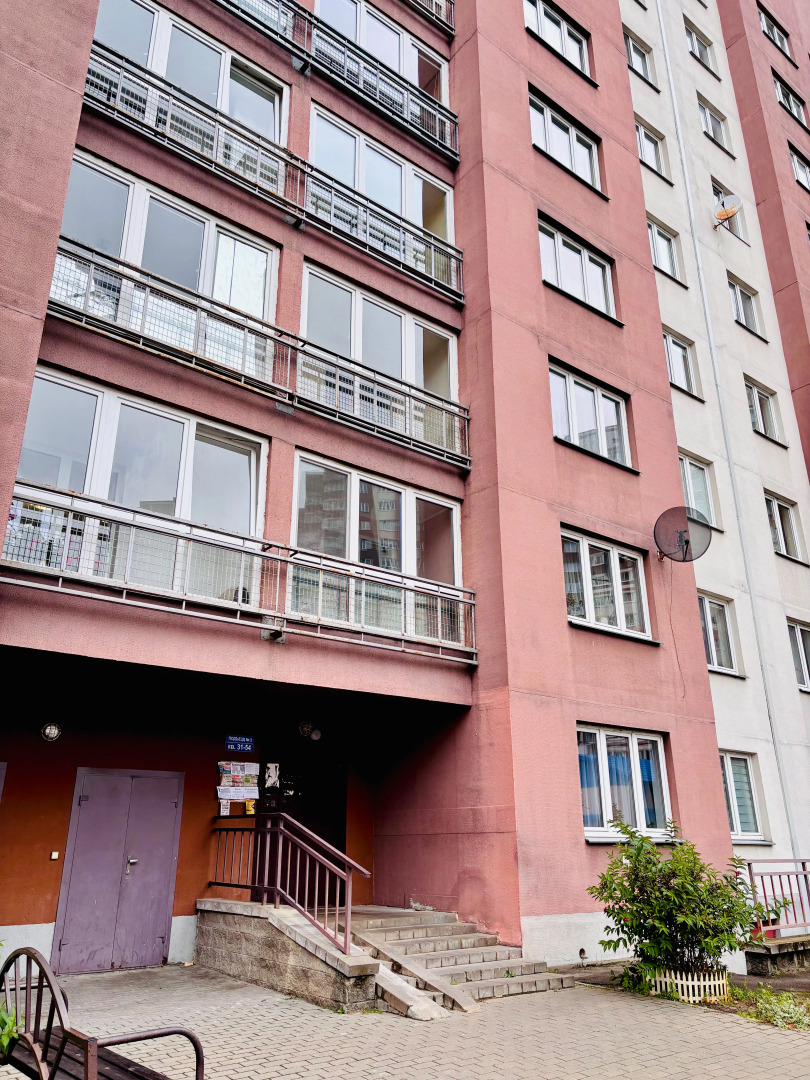 Квартира Просторная 2хкомнатная возле метро