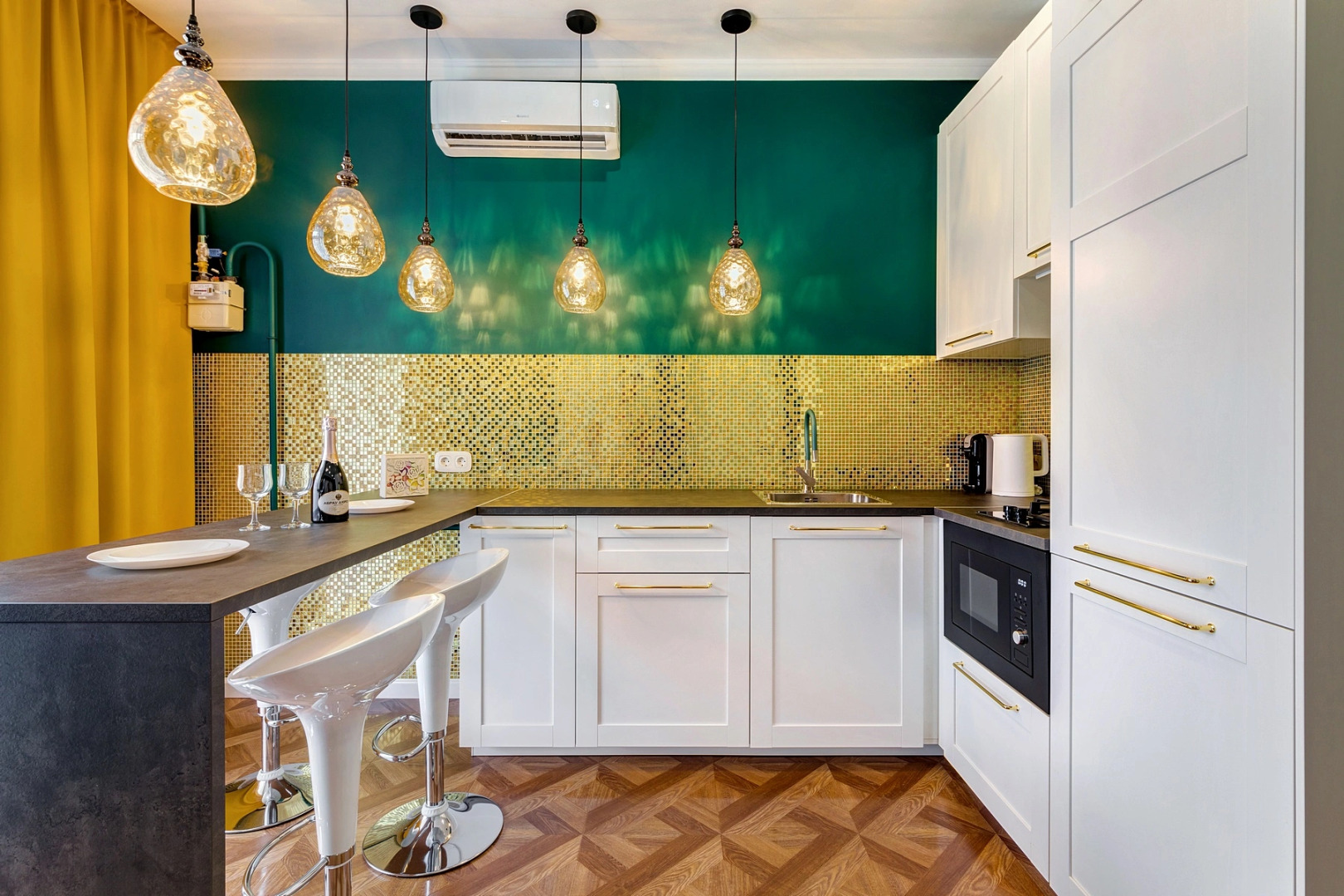 Квартира  Двухкомнатная с Видом на Море и Горы ЖК Изумрудный город до 4 человек