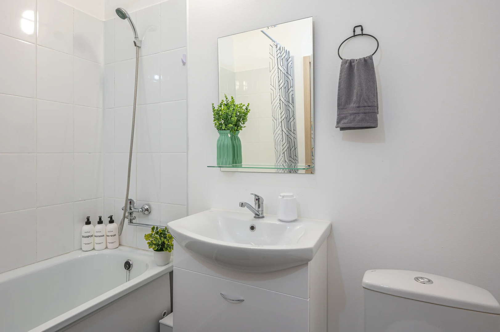 Квартира Просторная Двухкомнатная от Welcome V Ekb