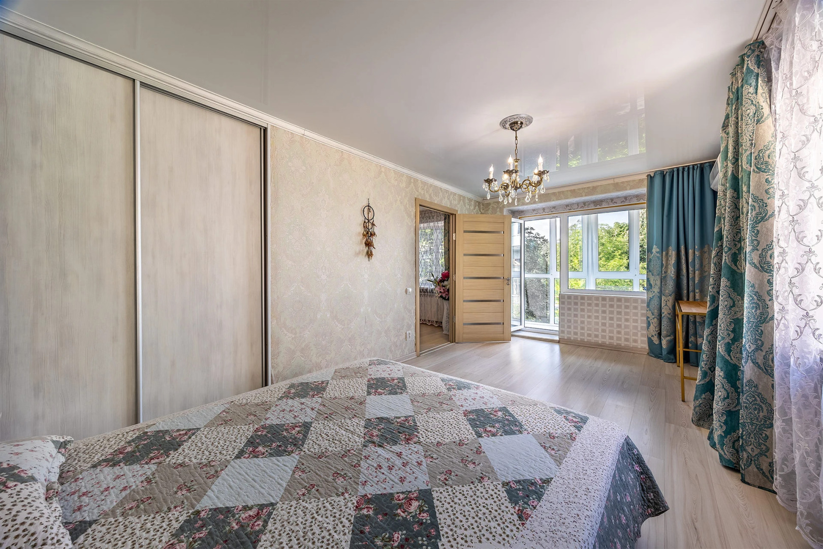 Апартаменты на Иванникова