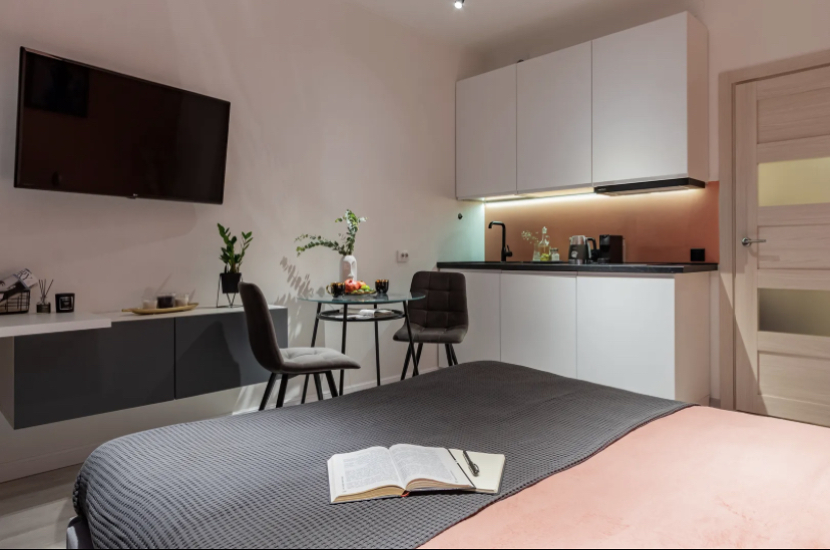 Апартаменты Bohemian  Метро Старая Деревня