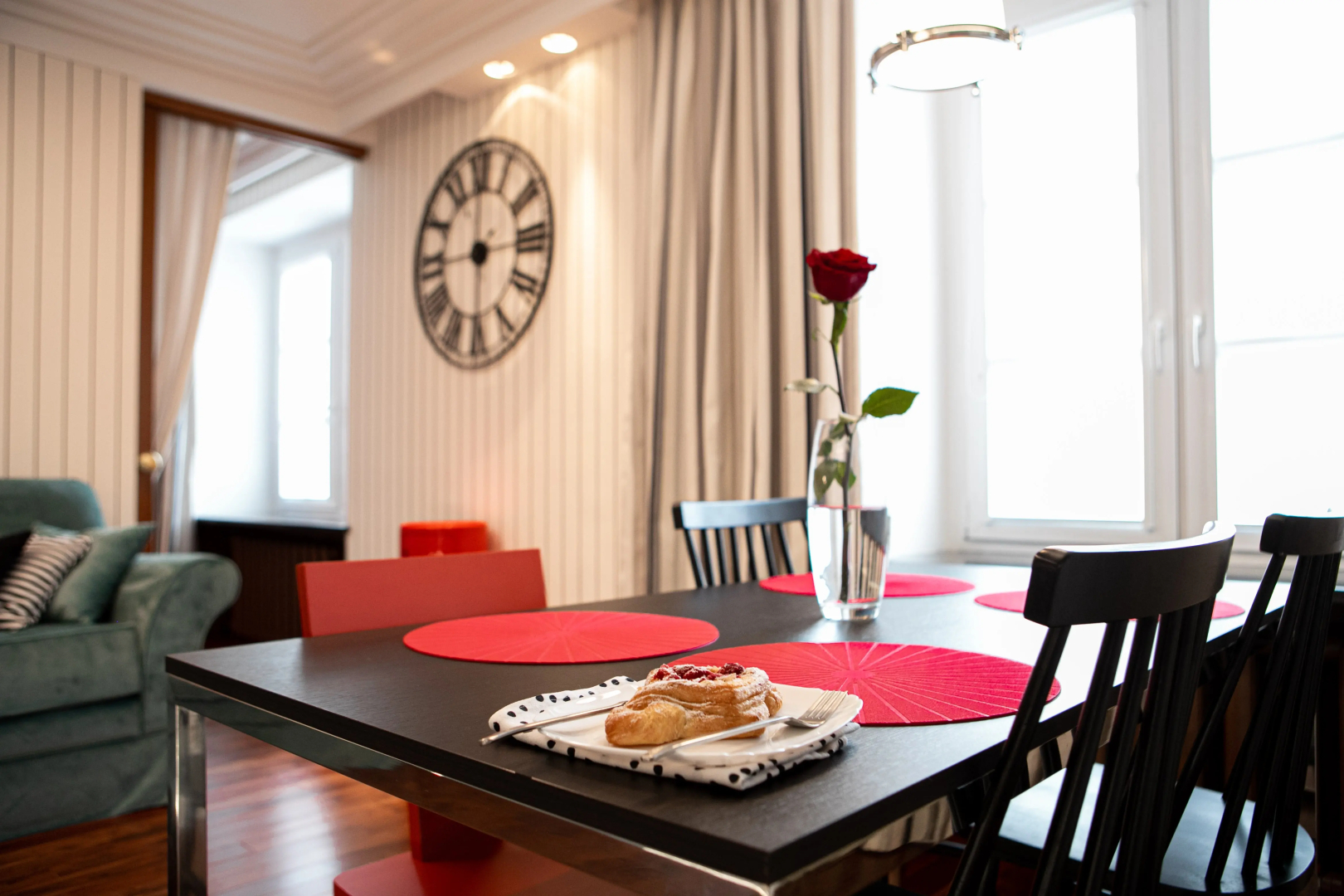 Апартаменты на проспекте Независимости 18