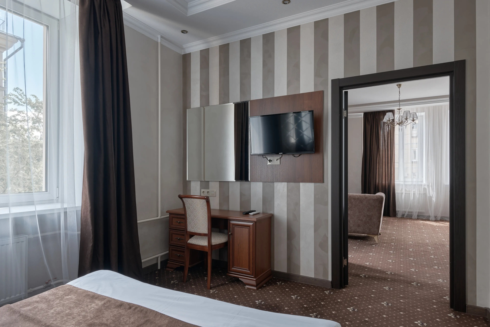 Отель Корона