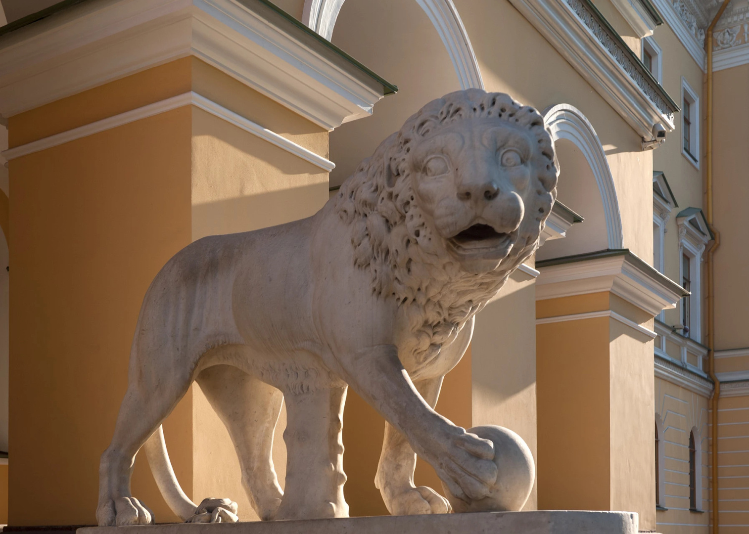 Отель Four Seasons Lion Palace St. Petersburg