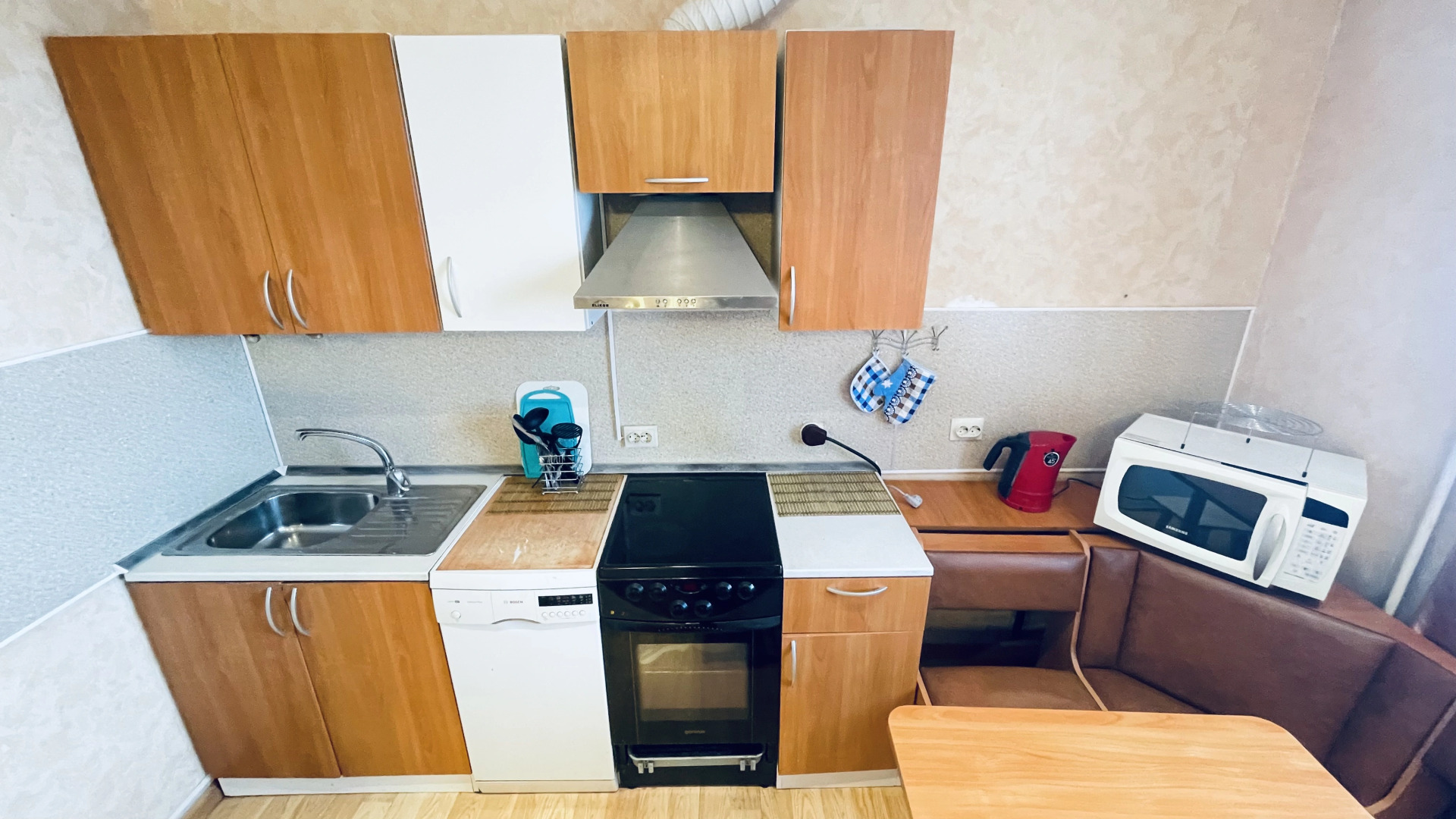 Апартаменты Рощинская 9