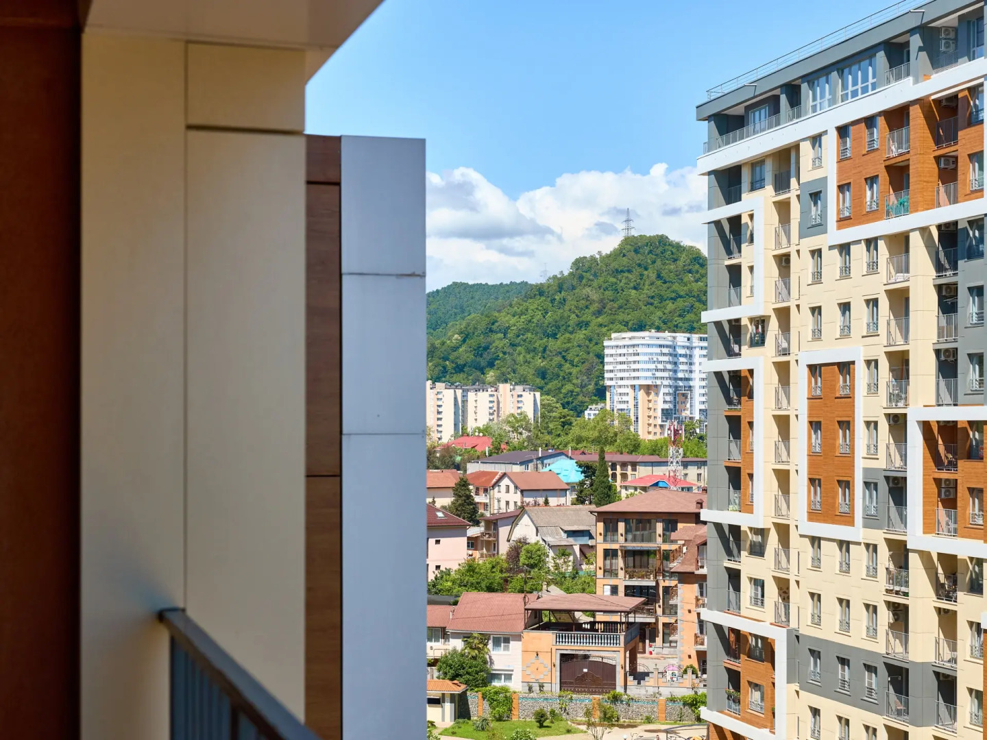 Квартира с боковым видом на море и горы в ЖК Каравелла Португалии