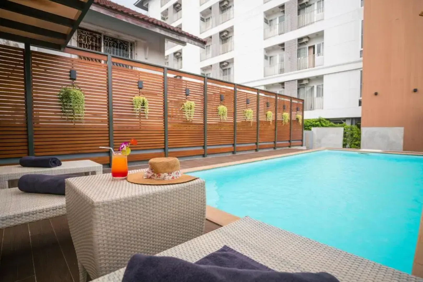 Отель Koon Hotel Sukhumvit