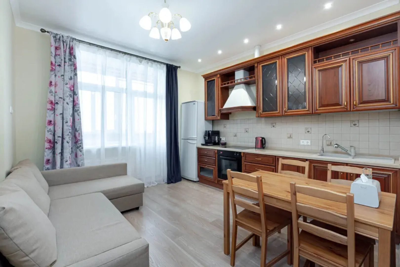 АПАРТАМЕНТЫ REHOME24 на 13 этаже с балконом