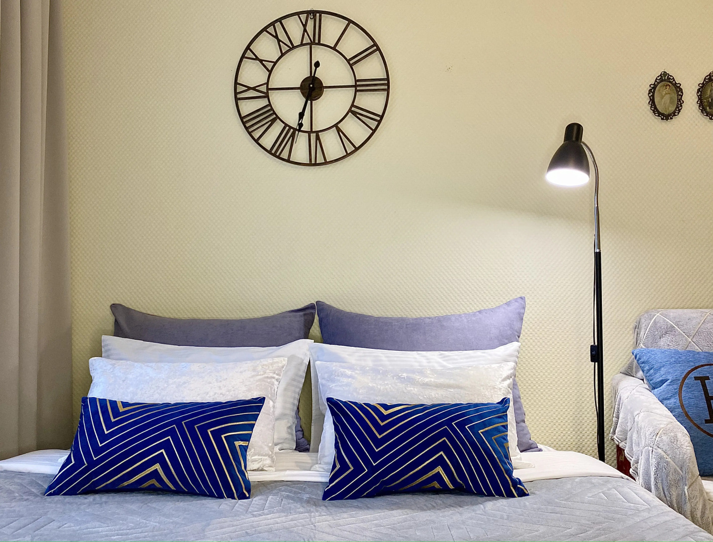 Апартаменты Версаль на Космонавтов