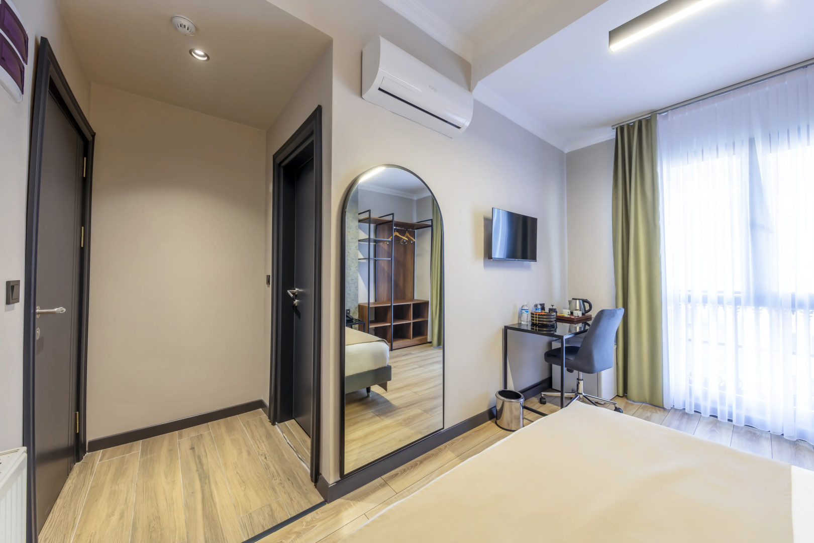 Lenora Airport Hotel