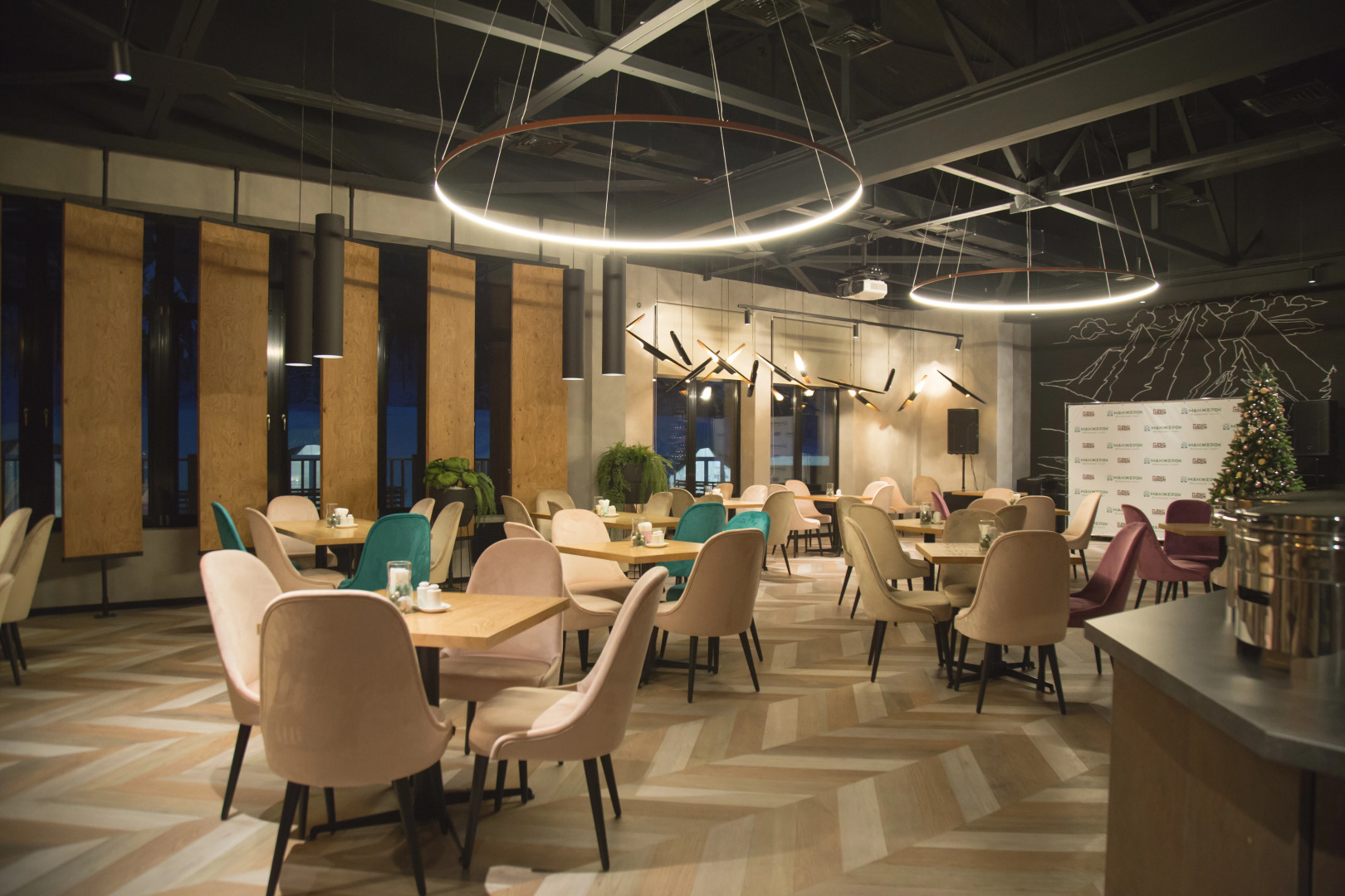 Отель 3*  Всесезонный курорт Манжерок