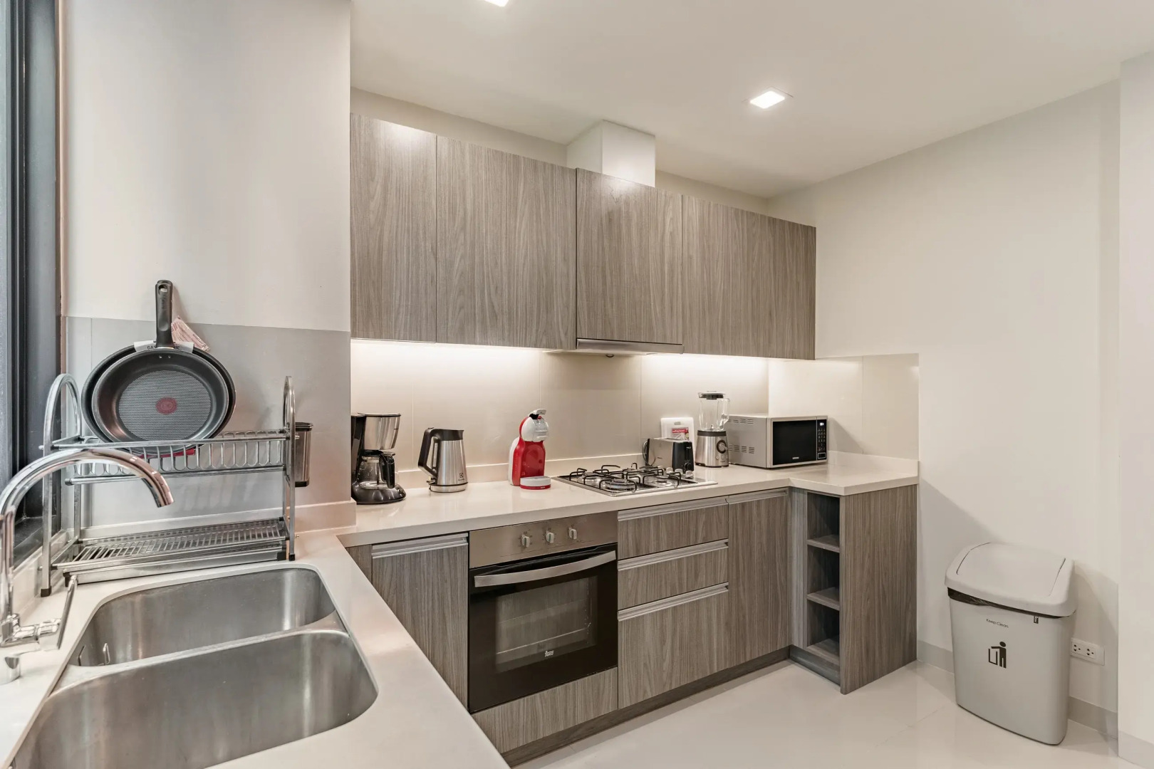 Вилла с 5 спальнями и бассейном на крыше рядом с пляжем Бангтао LP-65/46