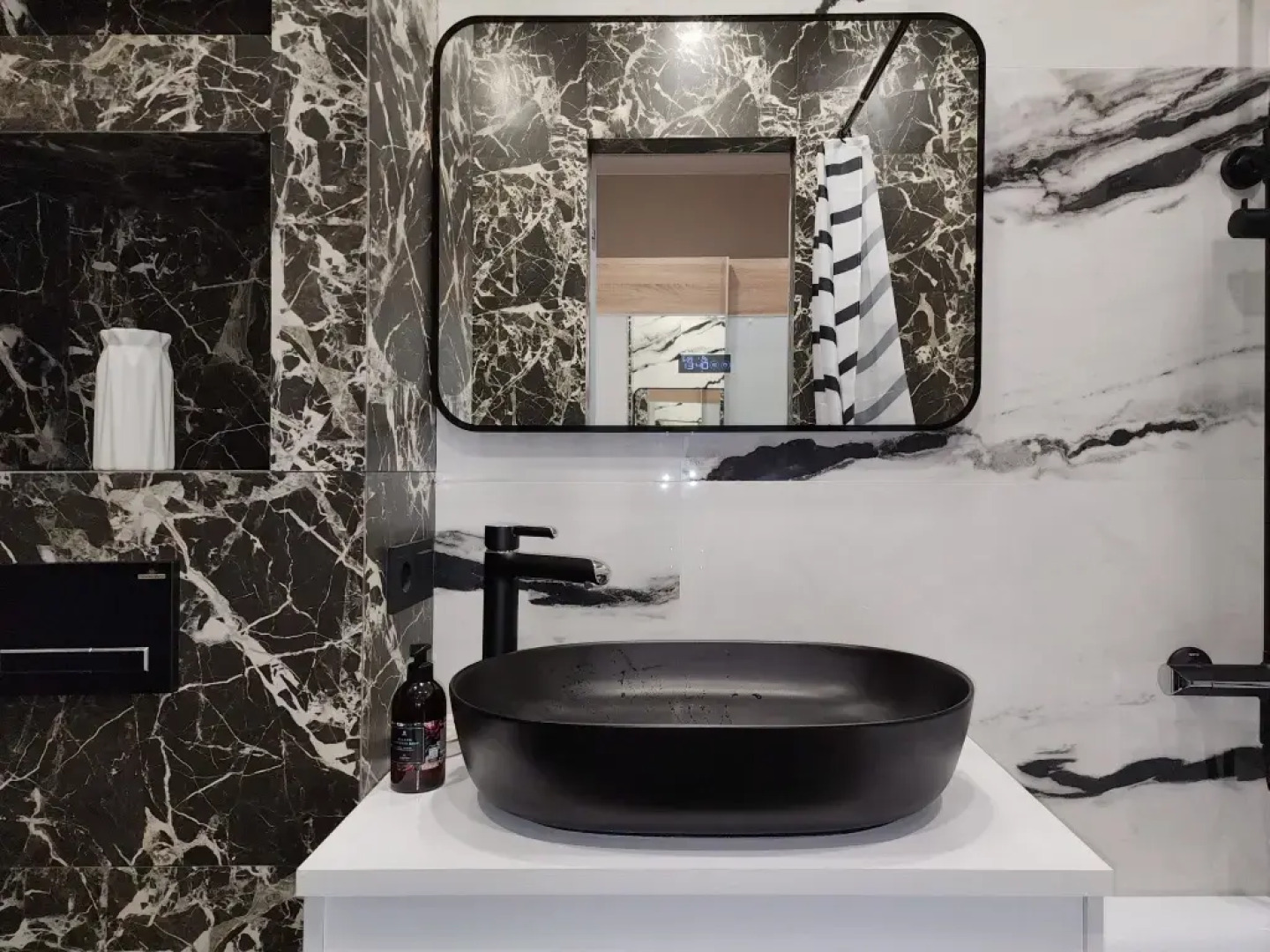 Апартаменты ВИП Номер в Метрополис 1