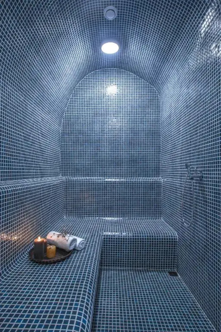 Heritage Hotel and Suites (by Travel Agency)