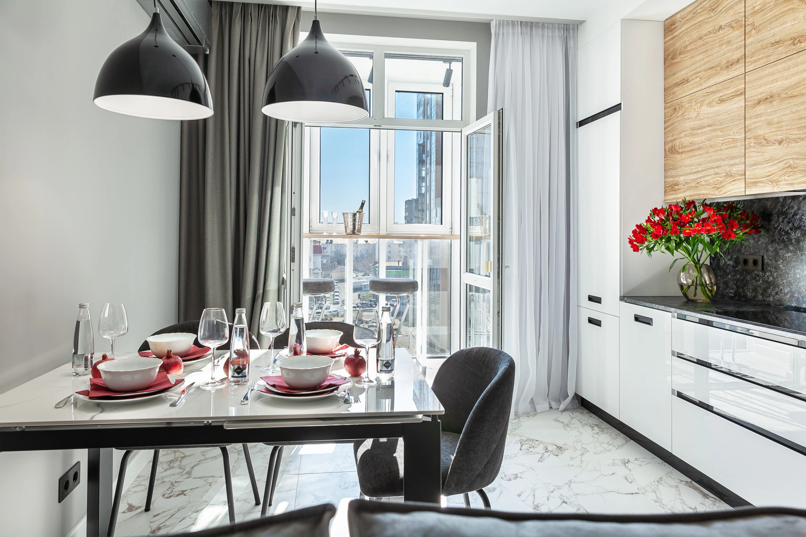 Апартаменты Visitnovorossiysk на наб. Адмирала Серебрякова 29В