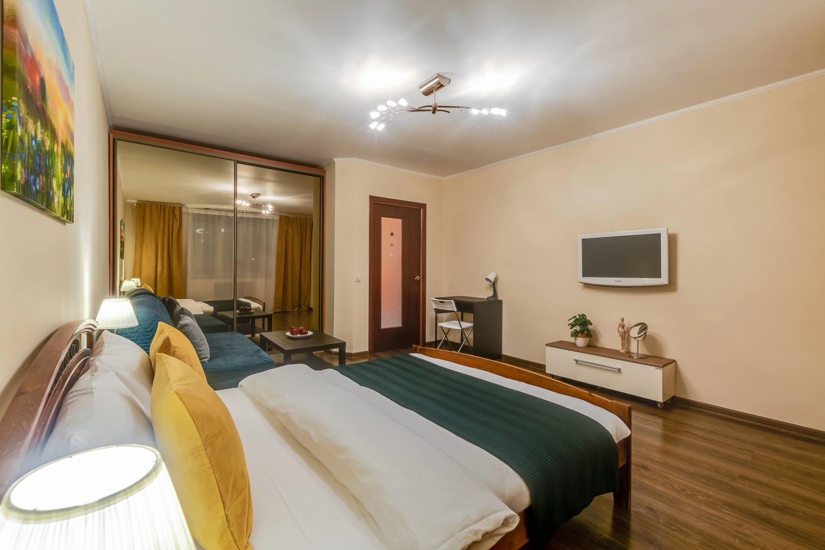 Апартаменты на Богатырском 51/1