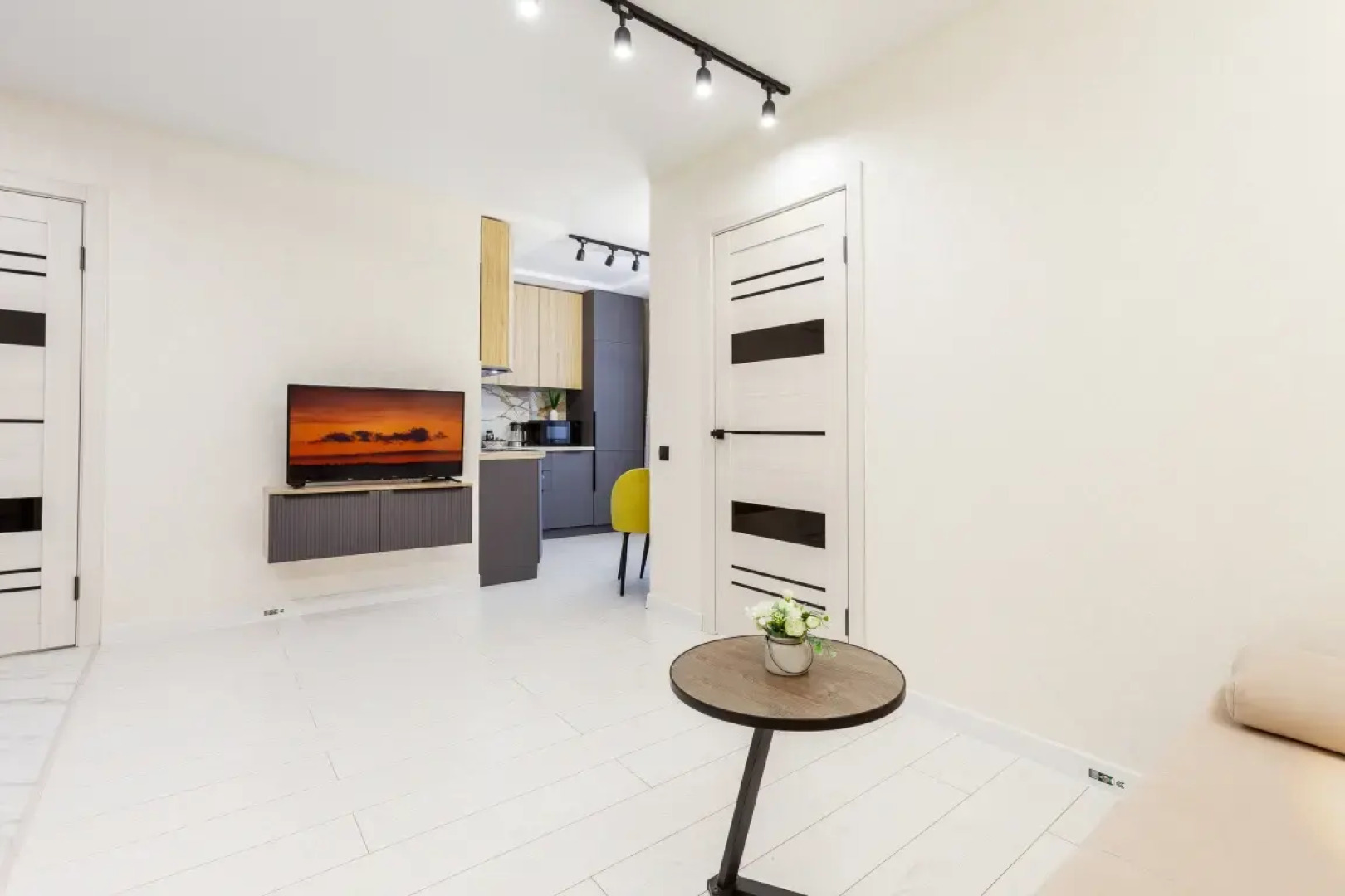 Апартаменты Уютные Апарты RentPlaza 1 с Красивым Видом